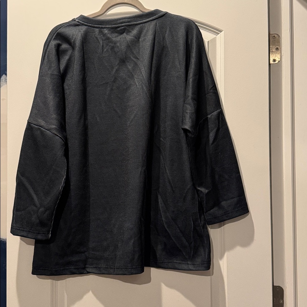 NWOT! Women's V-Neck Halloween Sweatshirt - Picture 4 of 4